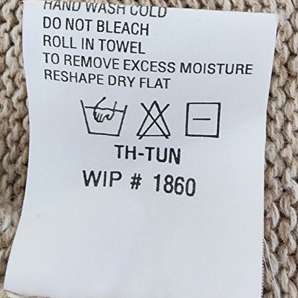 Woolrich Hand Framed Whimsical Sweater a perfect blend of warmth and style Sz SM - Picture 5 of 11